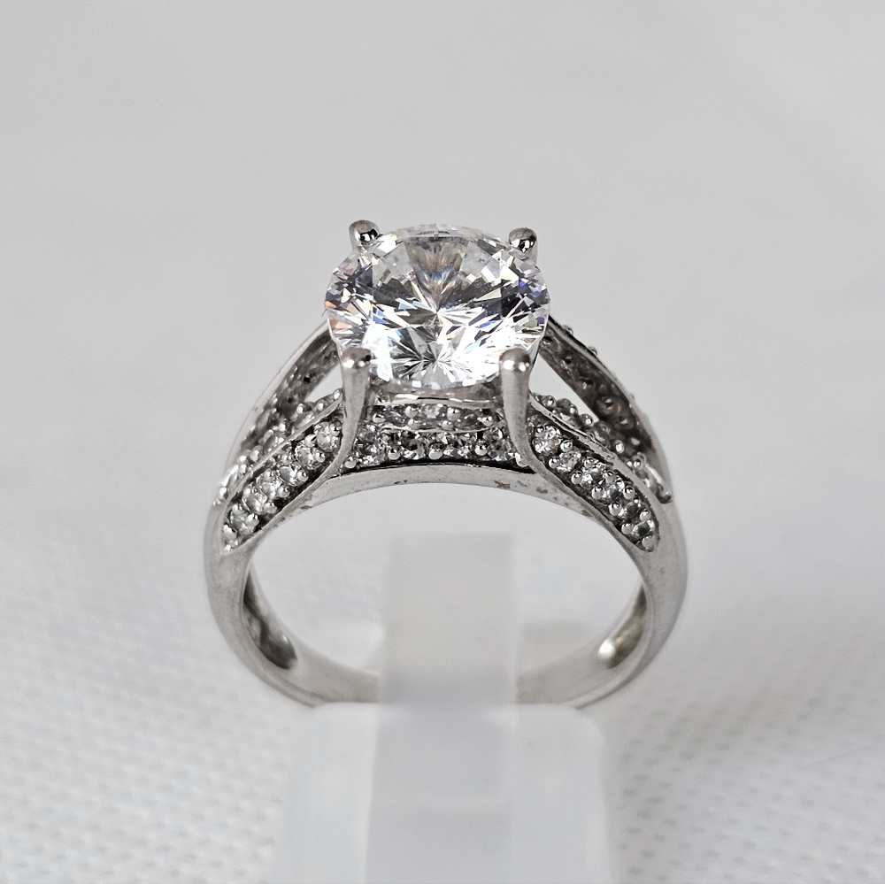 Victoria Wieck Diamond Simulant Sterling Silver Size 7.5! - Picture 4 of 6